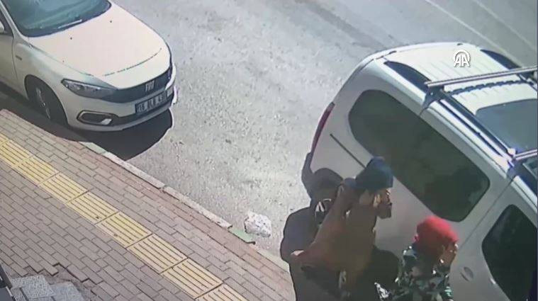 İznik Göl kıyısında piknik yaparken yakalandı! 53 suç kaydı çıktı - Resim: 12